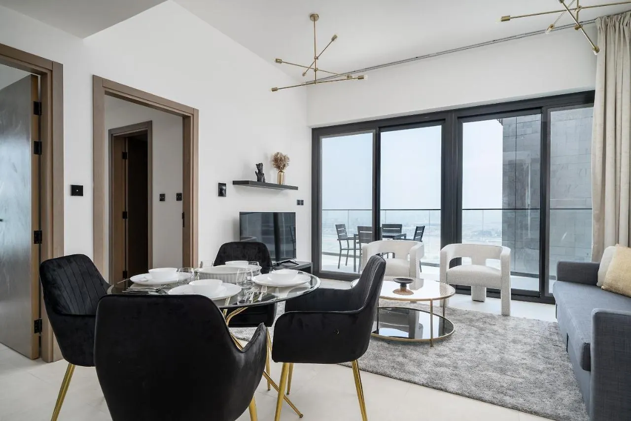 Alh Vacay - With Private Jacuzzi 2 Bedrooms In Binghatti Canal Dubai Apartment
