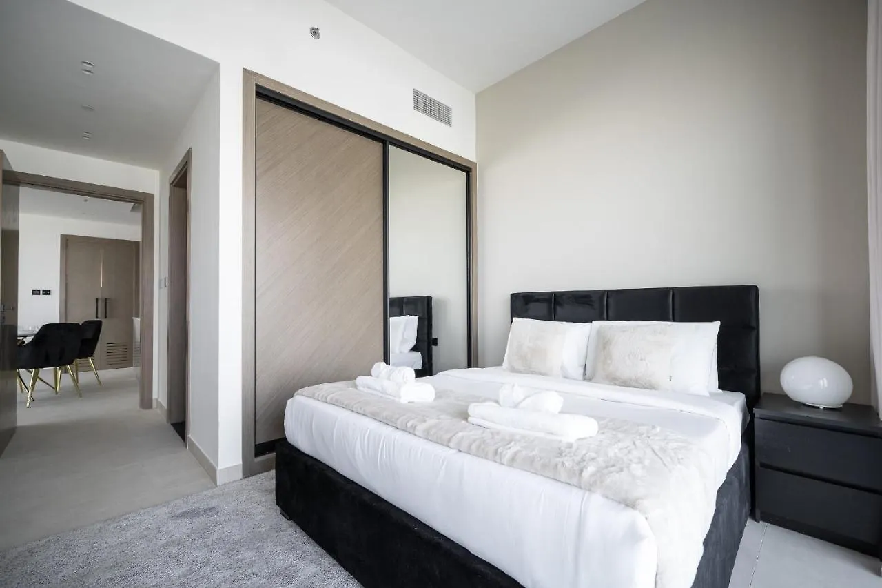 Alh Vacay - With Private Jacuzzi 2 Bedrooms In Binghatti Canal Dubai Apartment